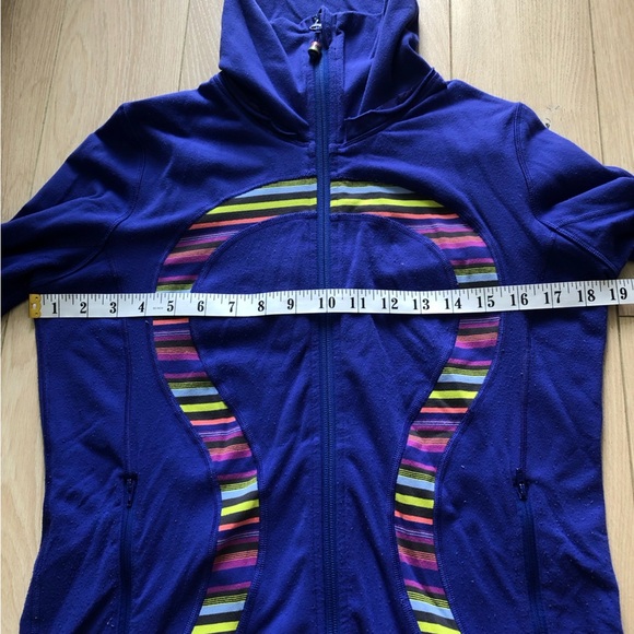 Lululemon Zip Up Striped Logo Jacket in Blue Size 8 - Picture 5 of 14
